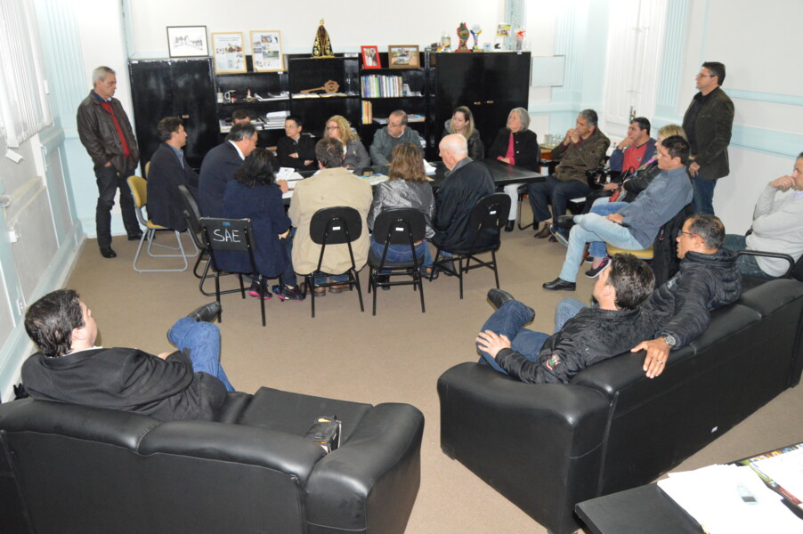 prefeito-recebe-reivindicacoes-dos-moradores-da-av-joao-goulart