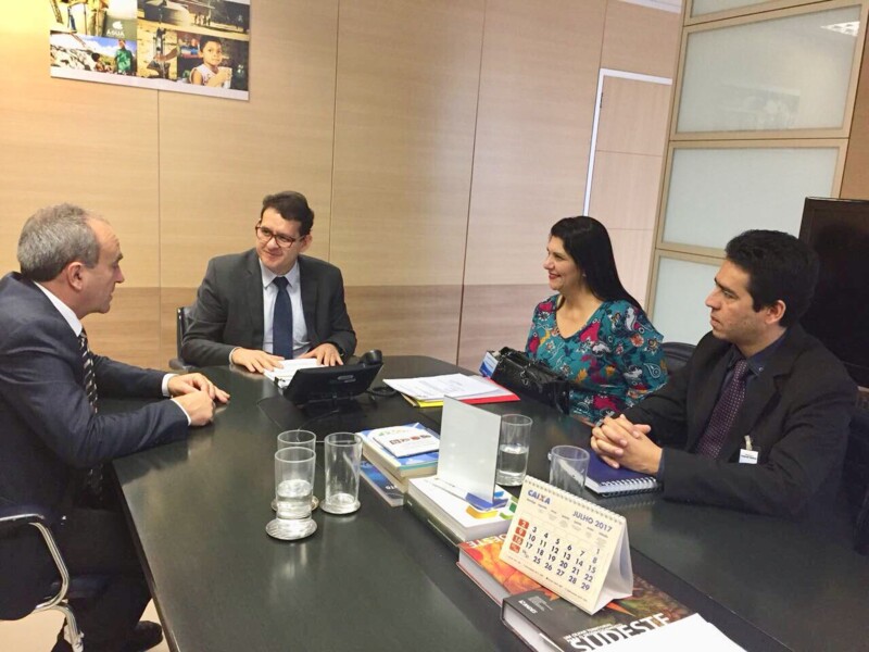 vice-prefeita-e-vereador-entregam-solicitacoes-na-capital-federal