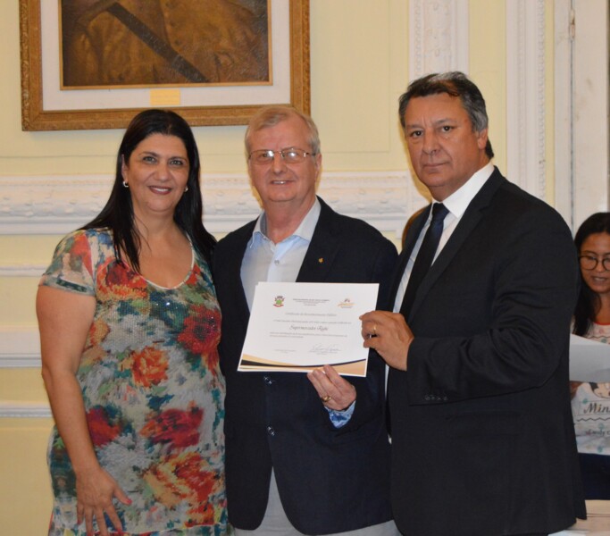 prefeitura-concede-reconhecimento-para-colaboradores