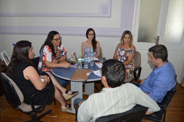 gabinete-da-primeira-dama-assistencia-social-e-procuradoria-buscam-viabilizar-oficineiros-para-projeto-escola-viva