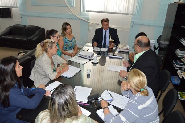 primeira-dama-realiza-reuniao-sobre-projeto-de-colonia-de-ferias-para-criancas-em-situacao-de-vulnerabilidade-social