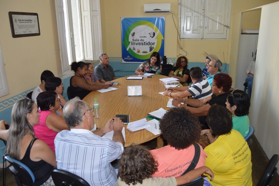 lideres-comunitarios-apresentam-demandas-dos-bairros-a-mari-prefeita-em-exercicio