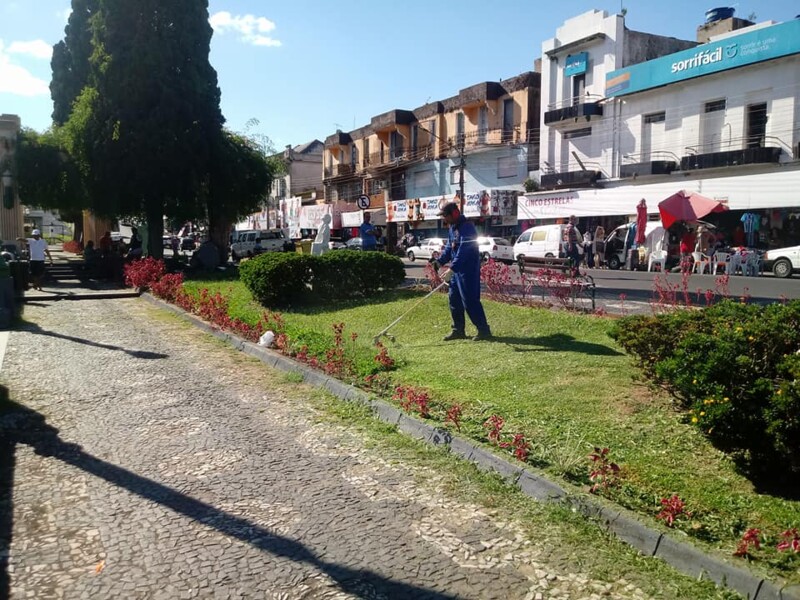 espacos-publicos-recebem-manutencoes-diarias