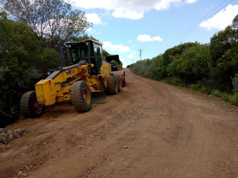 apos-13-anos-sem-atencao-do-governo-estradas-do-espinilho-e-do-passo-do-trilho-recebem-manutencao