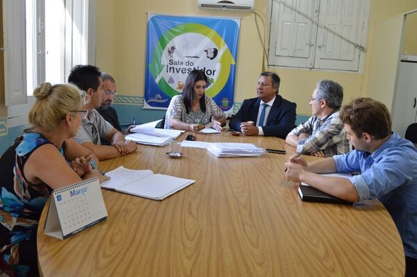 proposta-habitacional-e-discutida-na-sala-do-investidor