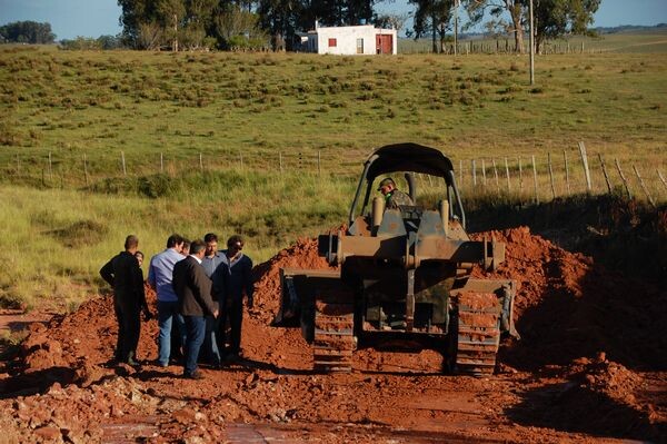 prefeito-acompanha-recuperacao-de-estrada-no-upamaroti
