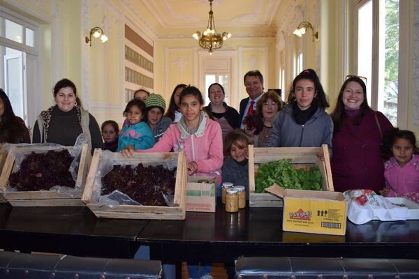 escola-aldrovando-santana-promove-feira-para-arrecadacao-de-renda-para-grupo-de-dancas