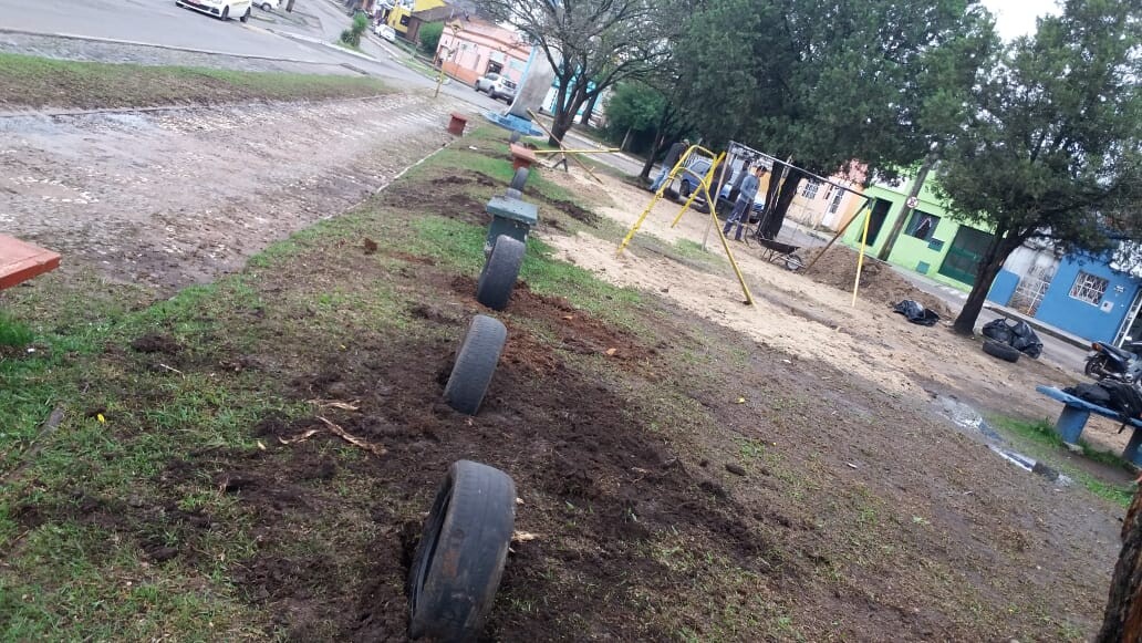 continua-o-trabalho-de-recuperacao-da-praca-artigas