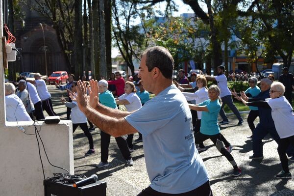 atividades-na-praca-marcaram-programacao-da-semana-binacional-do-idoso-nesta-quarta