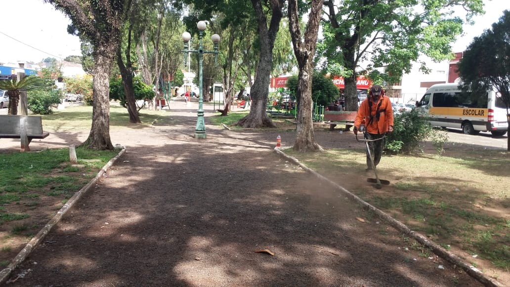 secretaria-de-servicos-urbanos-continua-manutencao-nas-pracas
