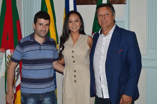 concurso-012015-mais-dois-aprovados-sao-empossados