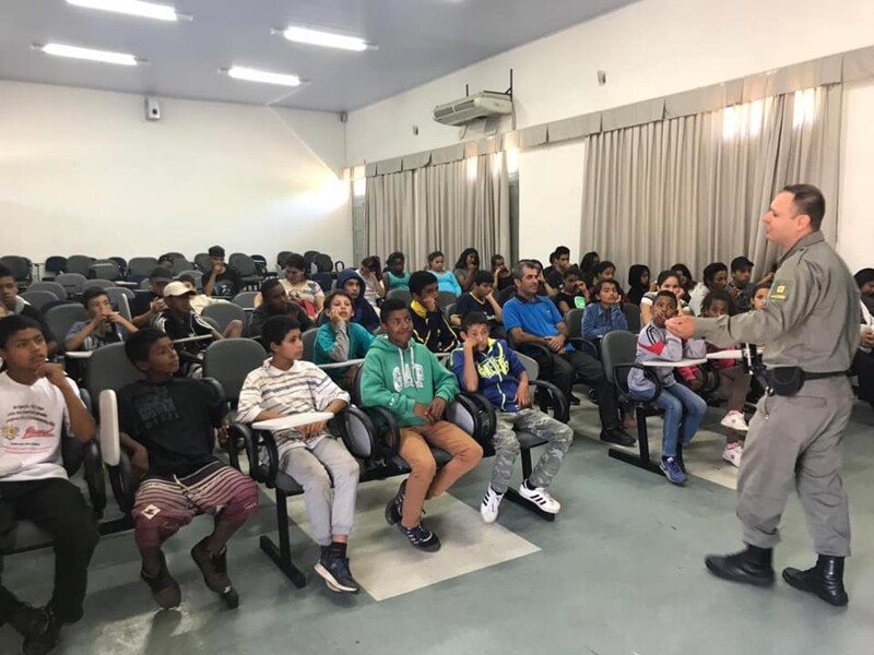 programa-escola-viva-visita-a-brigada-militar